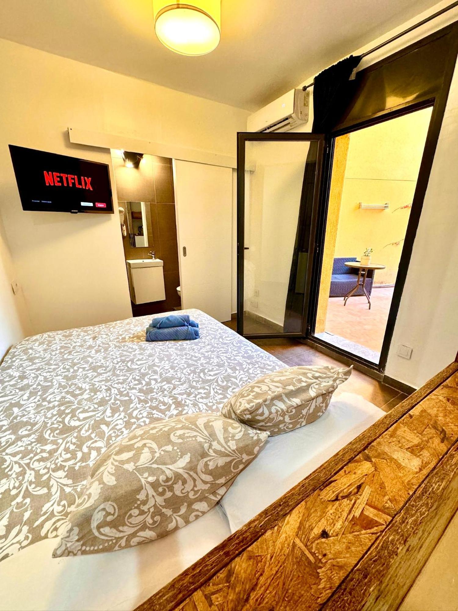 Mt Boutique Suites Y Apartamentos - Adults Only - มาตาโร ภายนอก รูปภาพ